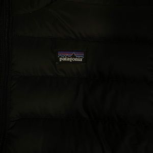 Worn 2 times! Perfect for wind/ cold climate!